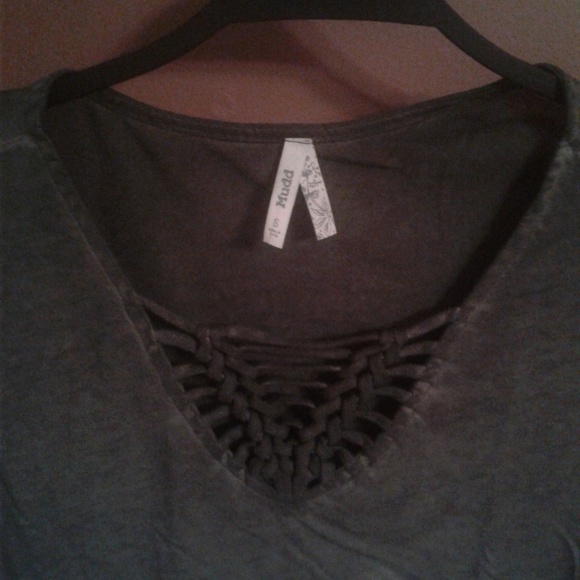 Mudd Grey Women's Blouse with Designer Neck - Picture 4 of 4